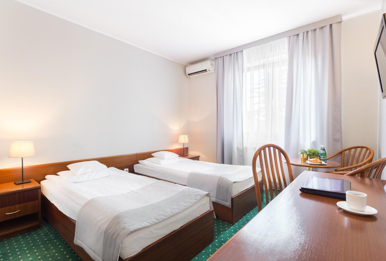 Hotel T&T Познань Экстерьер фото