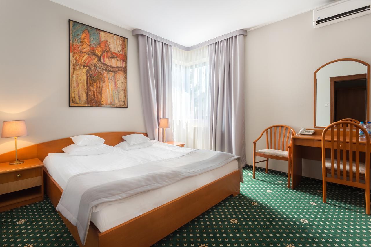 Hotel T&T Познань Экстерьер фото